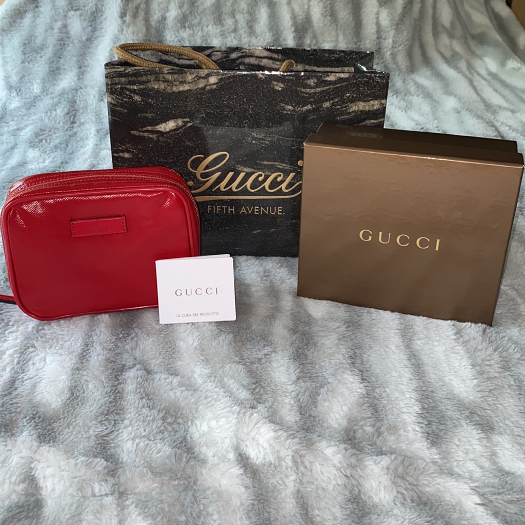 New!!! Gucci Small Red Vinyl Zippered Case!!!
